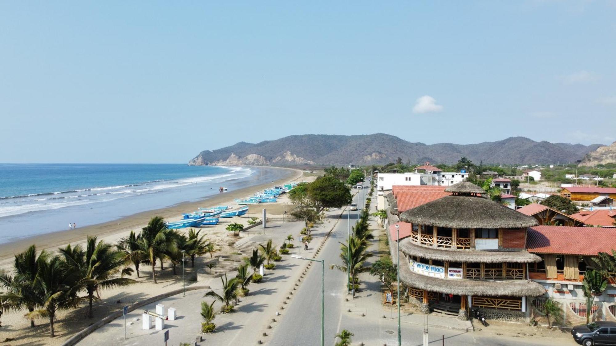 Victor Hugo Hotel Puerto Lopez Bagian luar foto