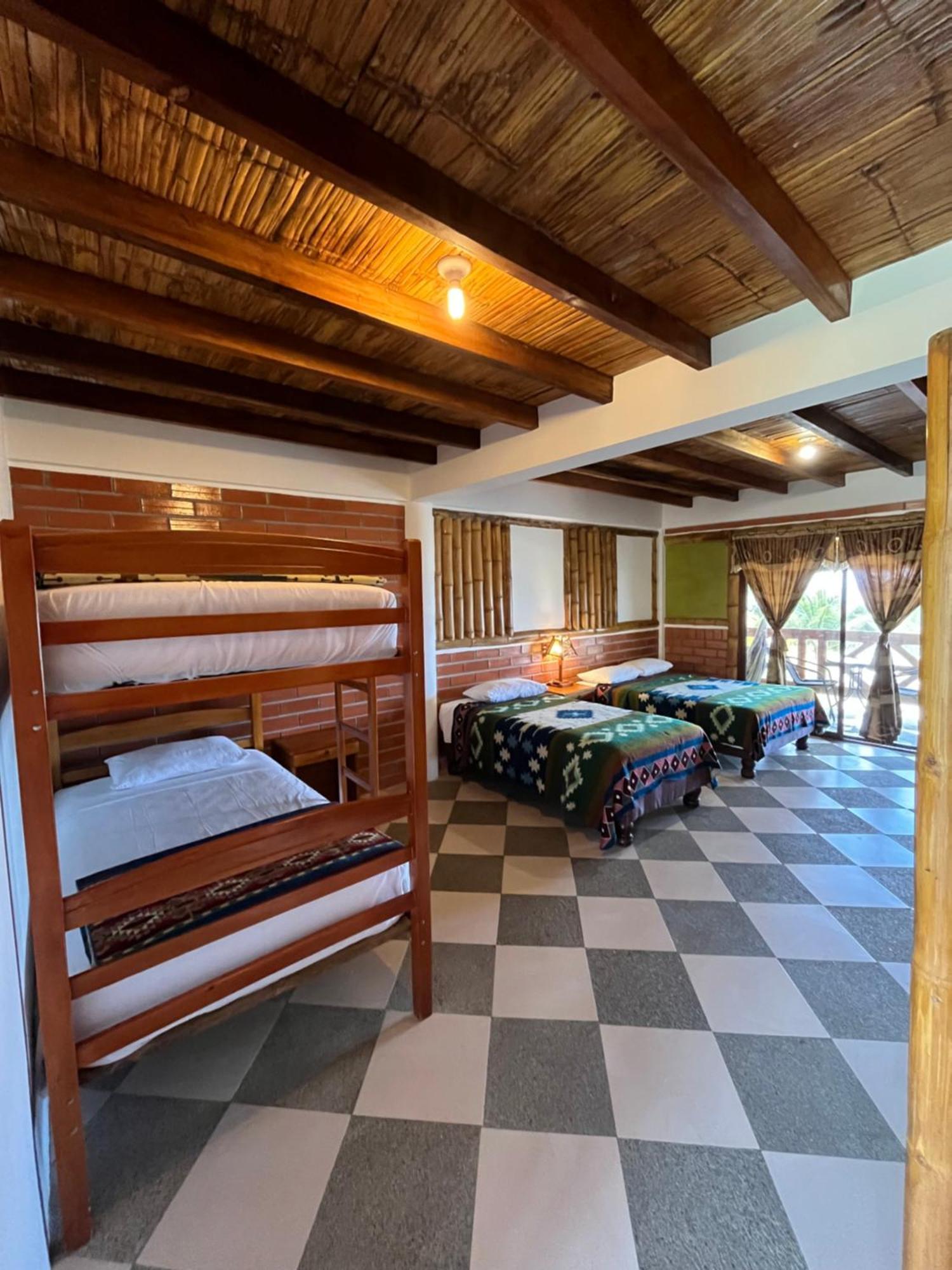 Victor Hugo Hotel Puerto Lopez Bagian luar foto