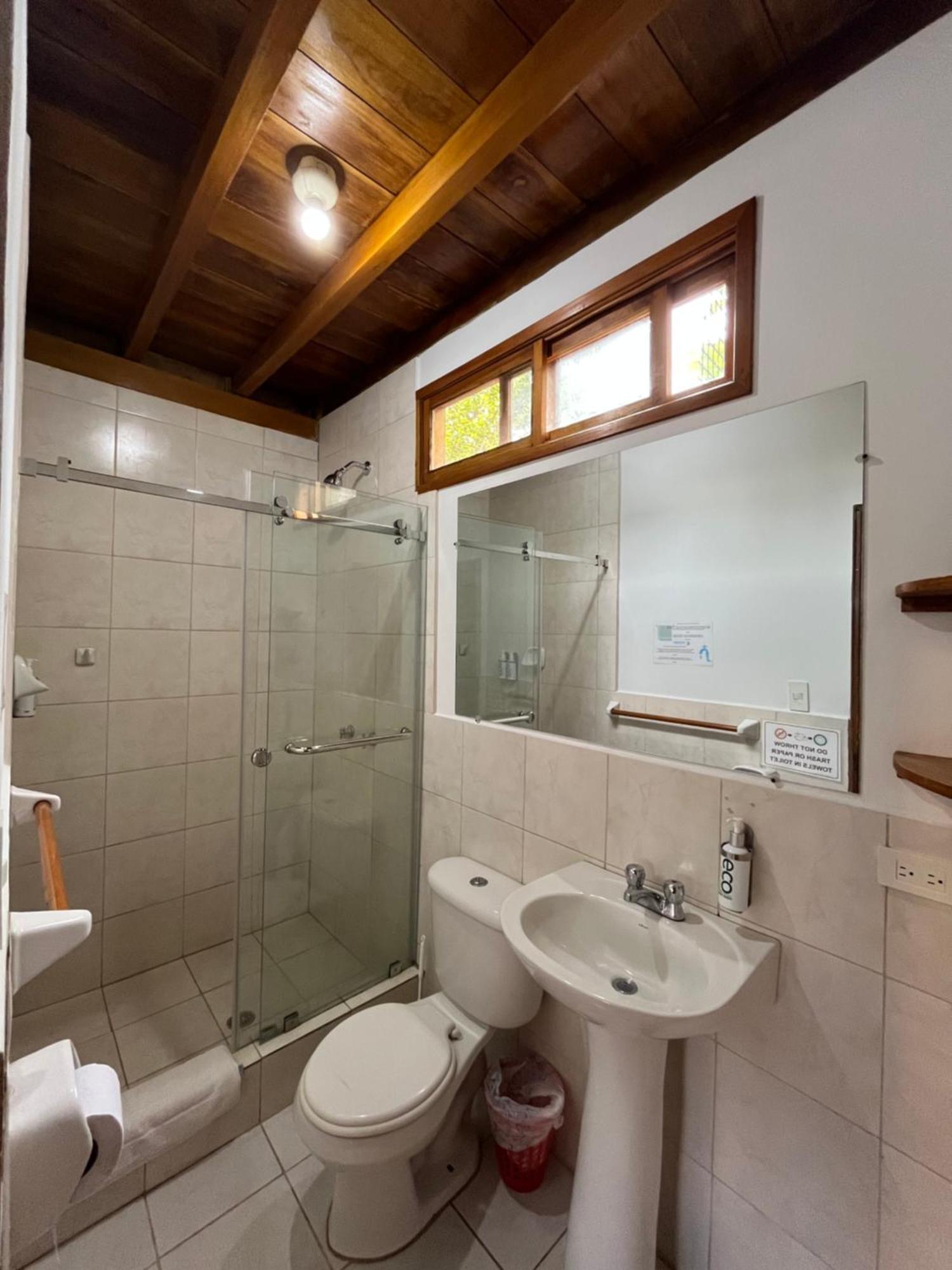 Victor Hugo Hotel Puerto Lopez Bagian luar foto
