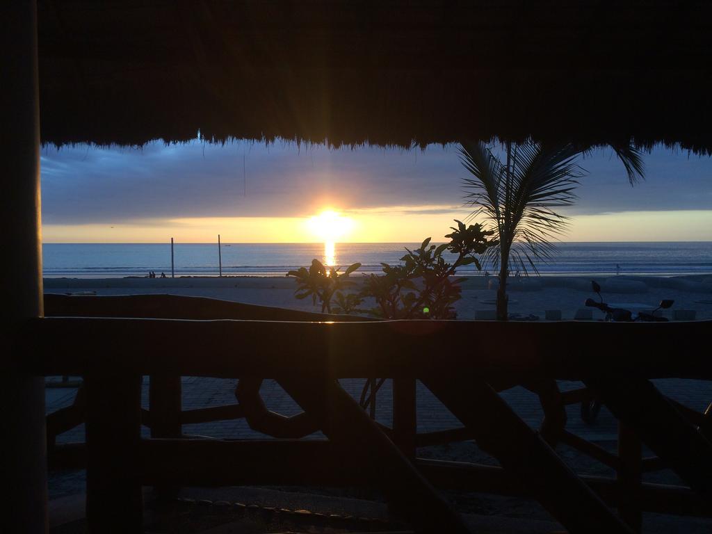Victor Hugo Hotel Puerto Lopez Bagian luar foto